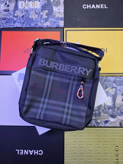 Pochettes Burberry Model 2